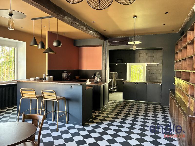 Maison - 430 m² - 14 pièces