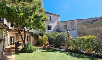 Maison traditionnelle - 260 m² - 10 pièces