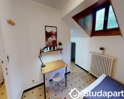 Chambre - 230 m² - 1 pièce