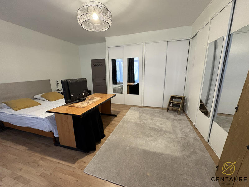 Maison ancienne - 295 m² - 11 pièces