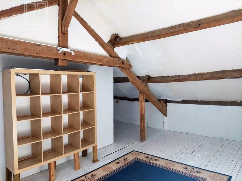 Maison - 216 m² - 6 pièces