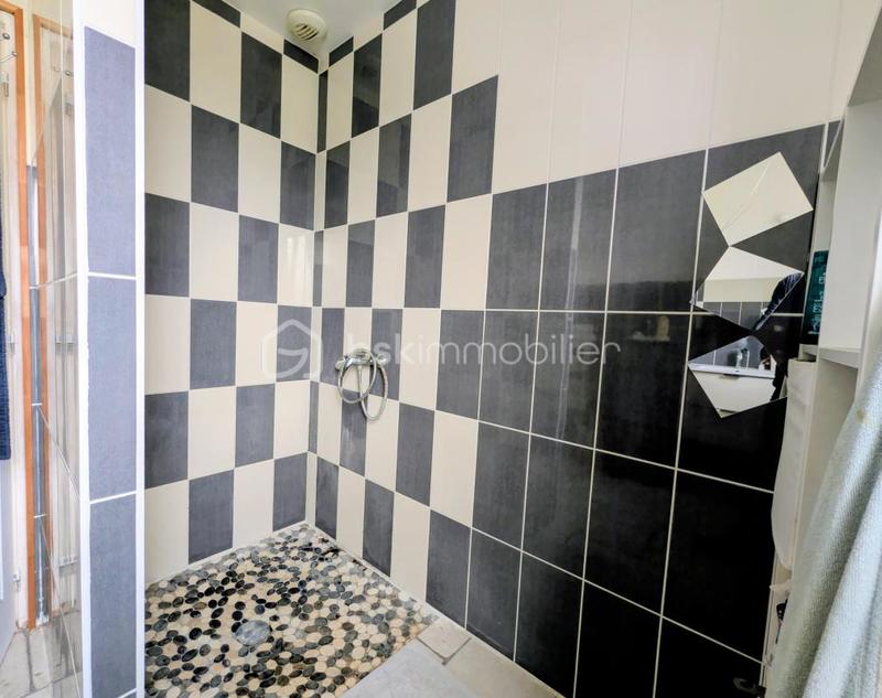 Maison traditionnelle - 141 m² - 4 pièces