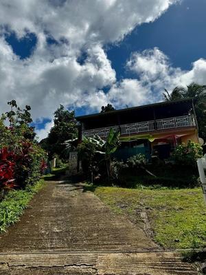 Maison - 180 m² - 6 pièces