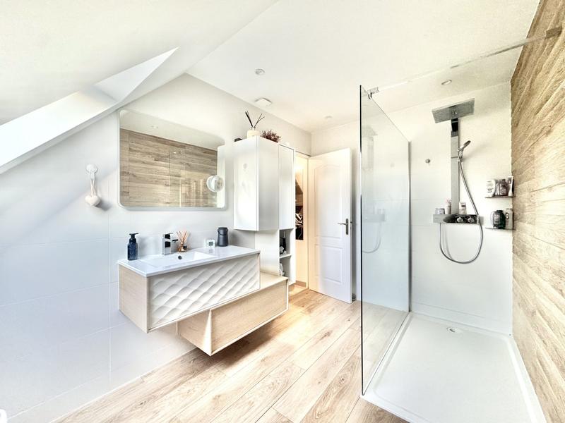 Maison - 147 m² - 5 pièces