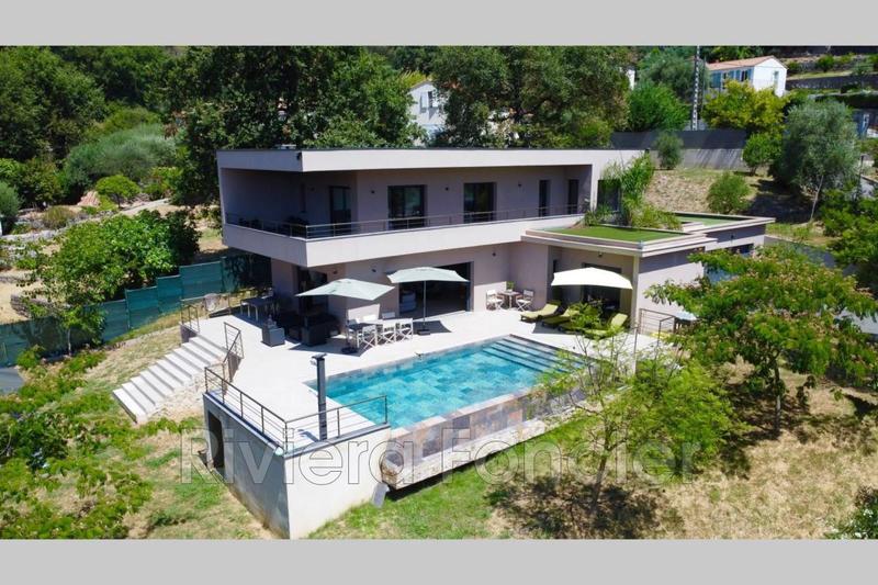 Maison - 240 m² - 5 pièces