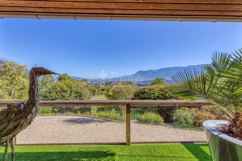 Maison - 301 m² - 10 pièces