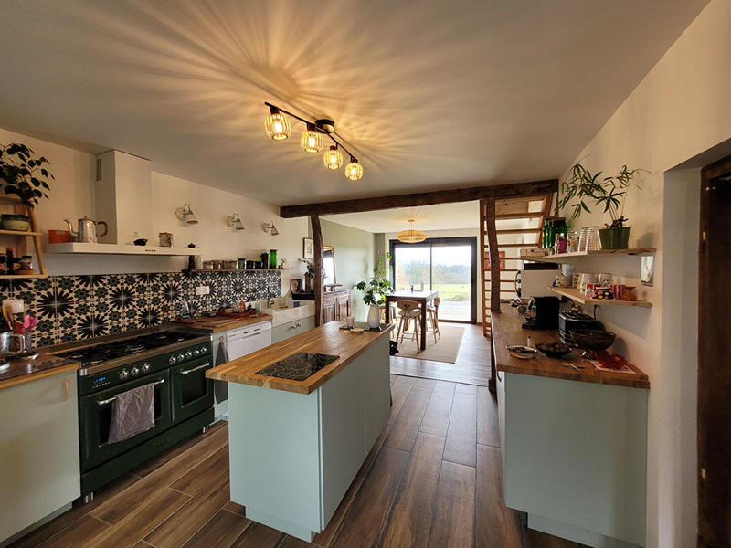 Maison - 150 m² - 5 pièces