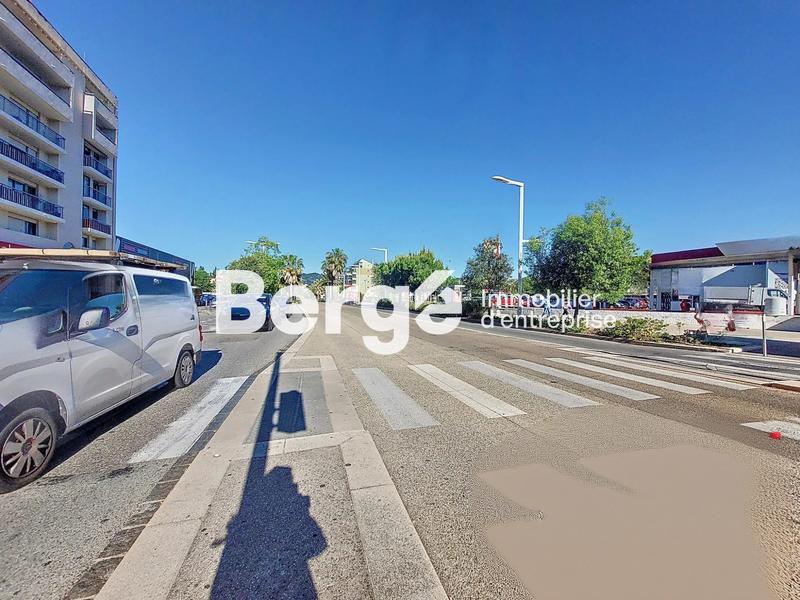 Local commercial - 420 m²