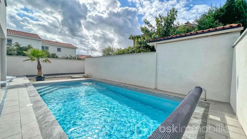 Maison - 163 m² - 5 pièces