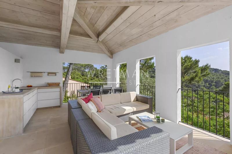 Villa - 204 m² - 6 pièces