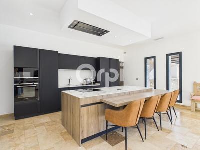 Maison - 180 m² - 5 pièces