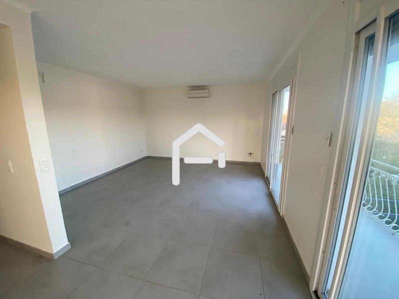 Maison - 258 m² - 8 pièces