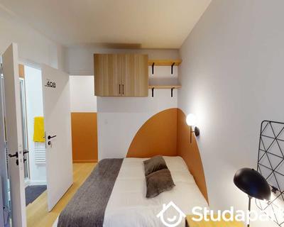 Chambre - 180 m² - 1 pièce