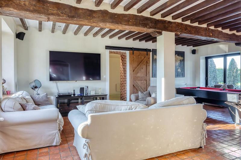 Maison - 281 m² - 12 pièces