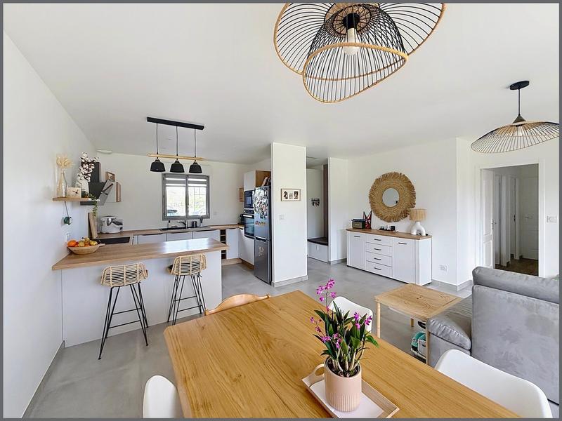 Maison - 95 m² - 5 pièces