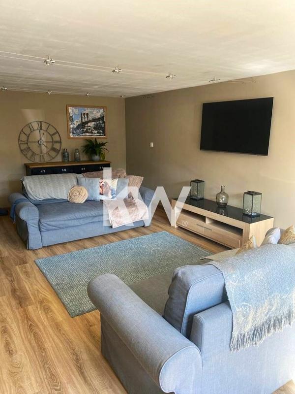 Maison - 223 m² - 8 pièces