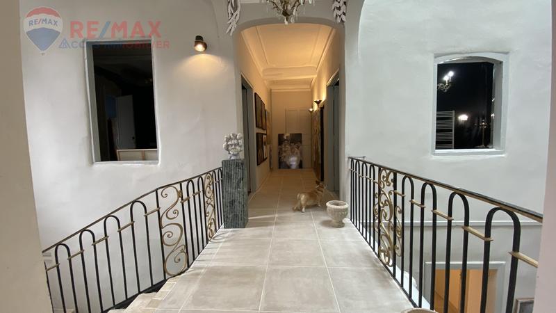 Maison - 392 m² - 12 pièces