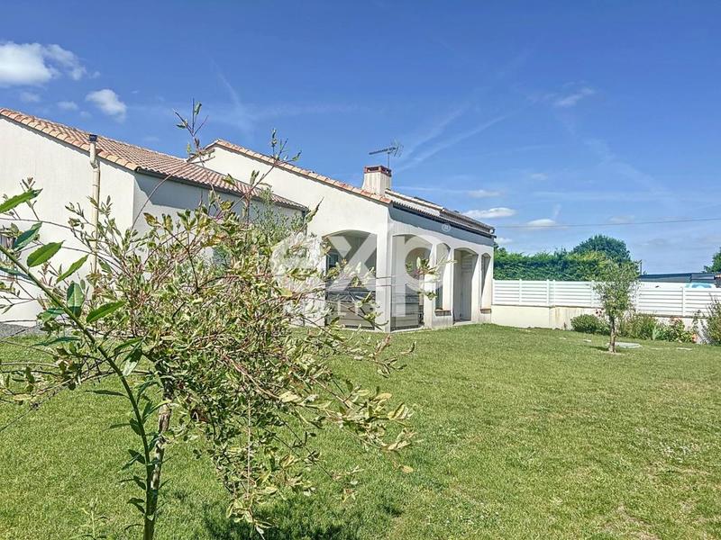 Maison - 235 m² - 8 pièces