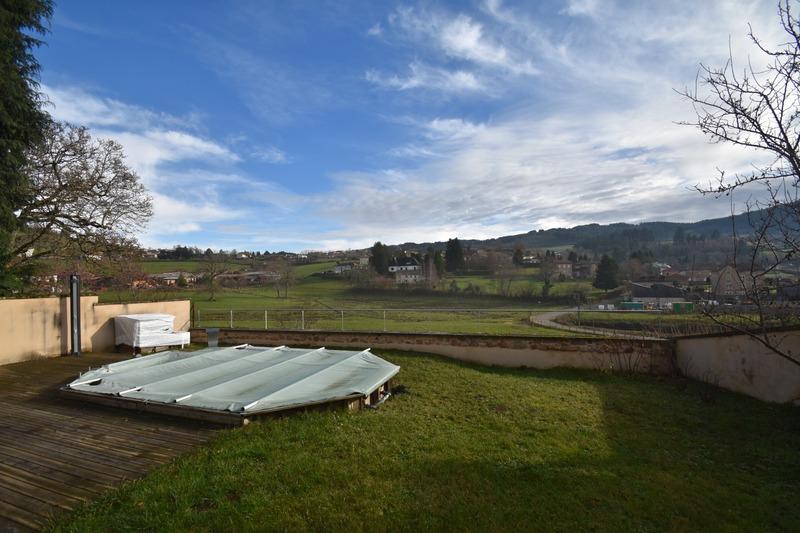 Maison - 270 m² - 9 pièces