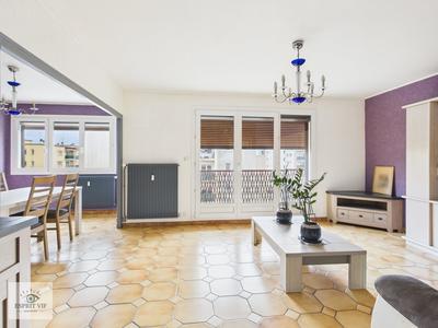 Appartement - 80 m² - 4 pièces