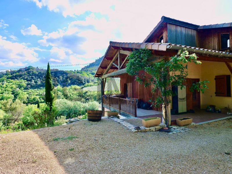 Maison - 229 m² - 4 pièces