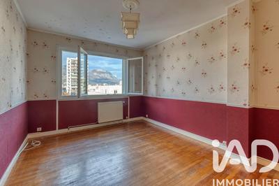 Appartement - 77 m² - 3 pièces
