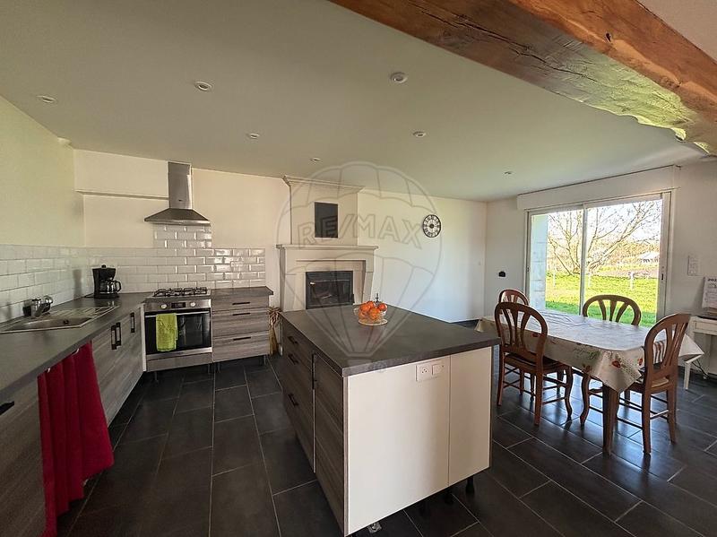 Maison - 150 m² - 7 pièces