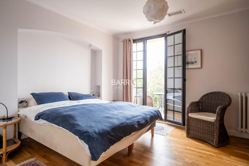 Maison traditionnelle - 183 m² - 9 pièces