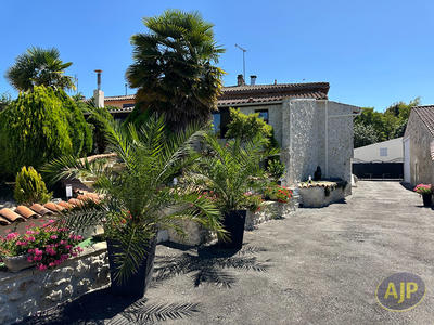 Maison - 195 m² - 7 pièces