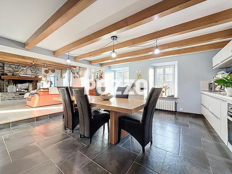 Maison - 215 m² - 8 pièces