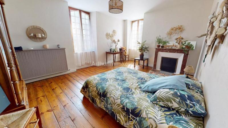 Maison - 241 m² - 6 pièces