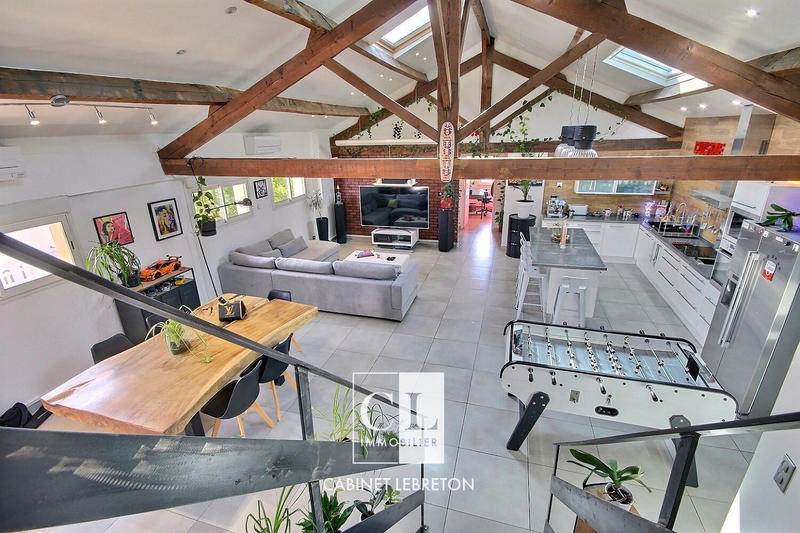 Loft - 174 m² - 4 pièces