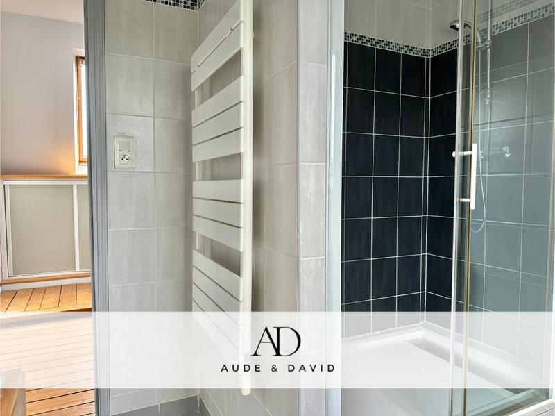 Maison - 230 m² - 8 pièces