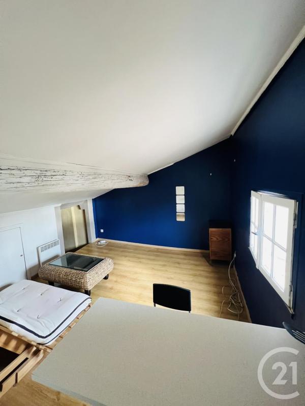 Studio - 10 m² - 1 pièce