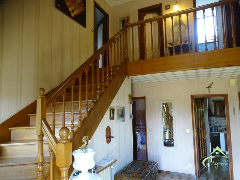 Maison traditionnelle - 181 m² - 7 pièces