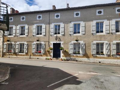 Maison chambre d'hôtes - 446 m² - 13 pièces