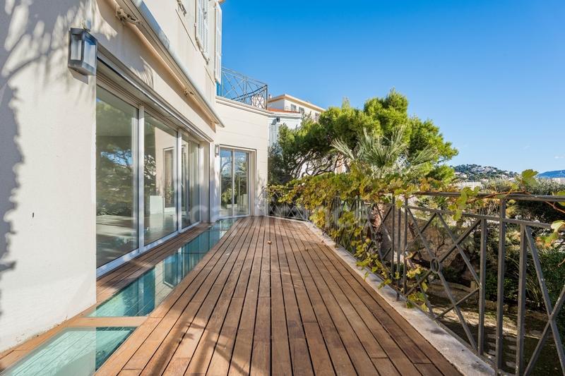 Propriété - 400 m² - 8 pièces