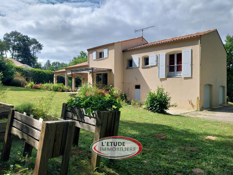 Maison - 190 m² - 10 pièces