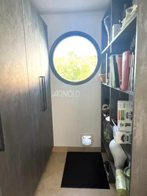 Maison - 252 m² - 11 pièces