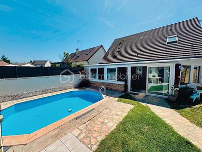 Maison traditionnelle - 143 m² - 8 pièces