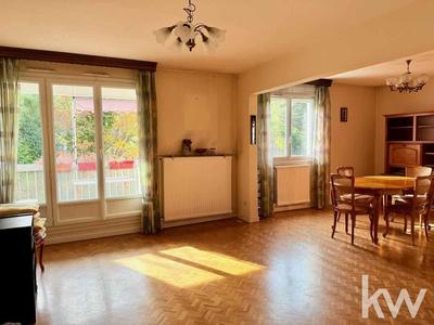 Appartement - 100 m² - 5 pièces