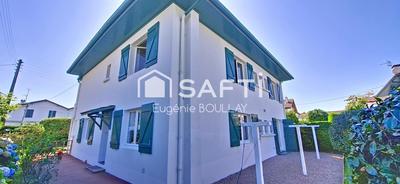 Maison - 185 m² - 8 pièces