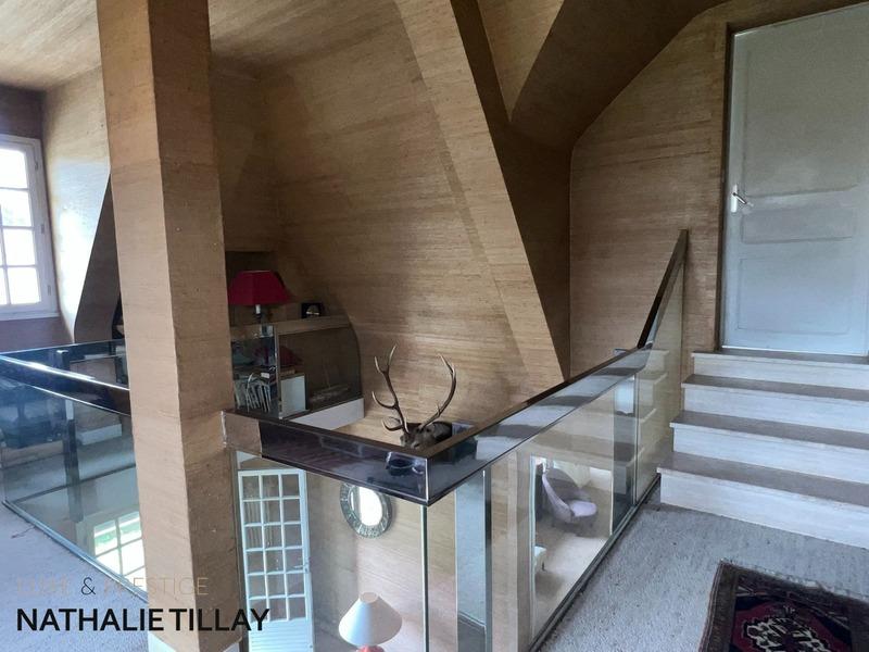 Maison - 222 m² - 9 pièces