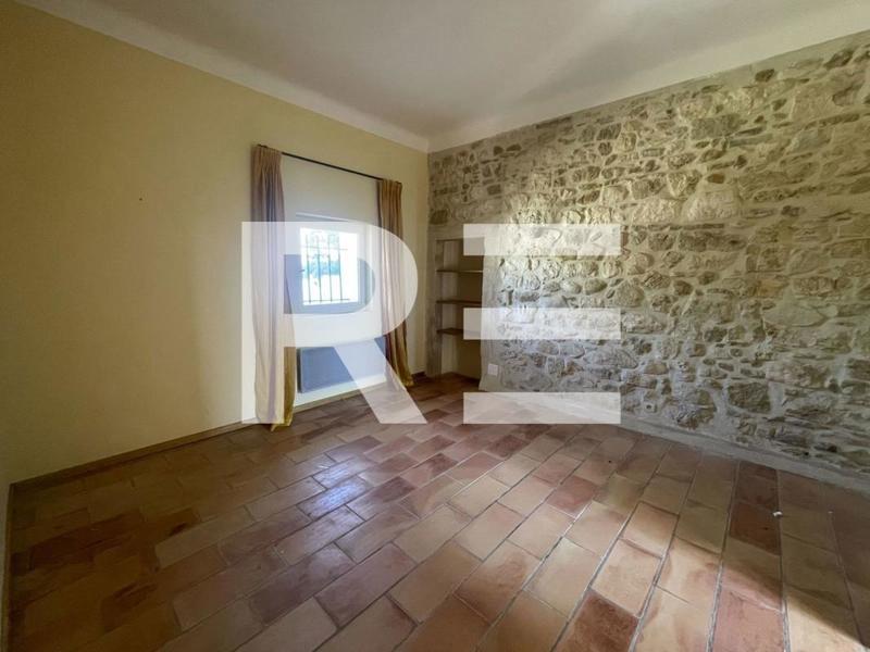 Mas - 240 m² - 8 pièces