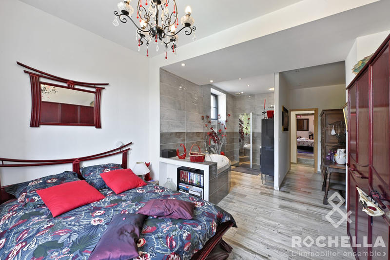 Maison contemporaine - 269 m² - 8 pièces