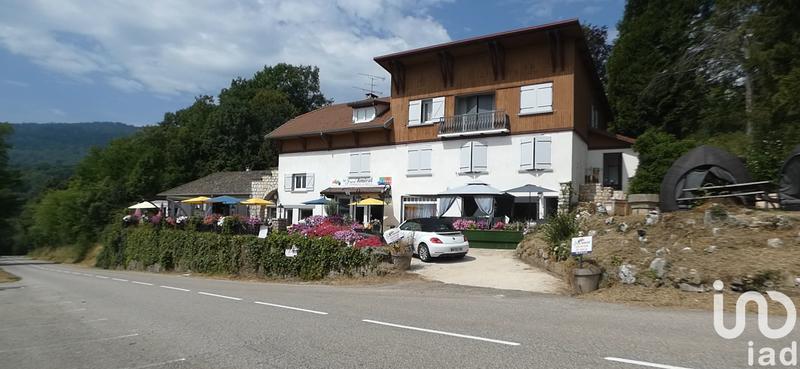 Maison - 660 m² - 5 pièces