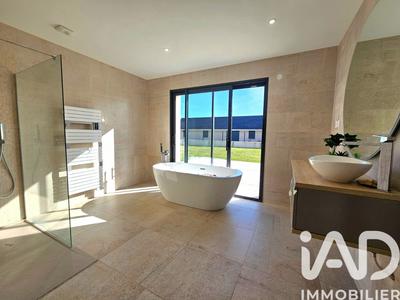 Maison - 180 m² - 5 pièces