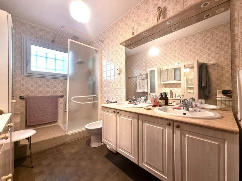 Maison traditionnelle - 137 m² - 5 pièces