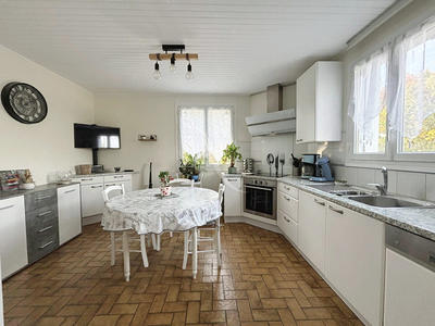 Maison - 122 m² - 7 pièces