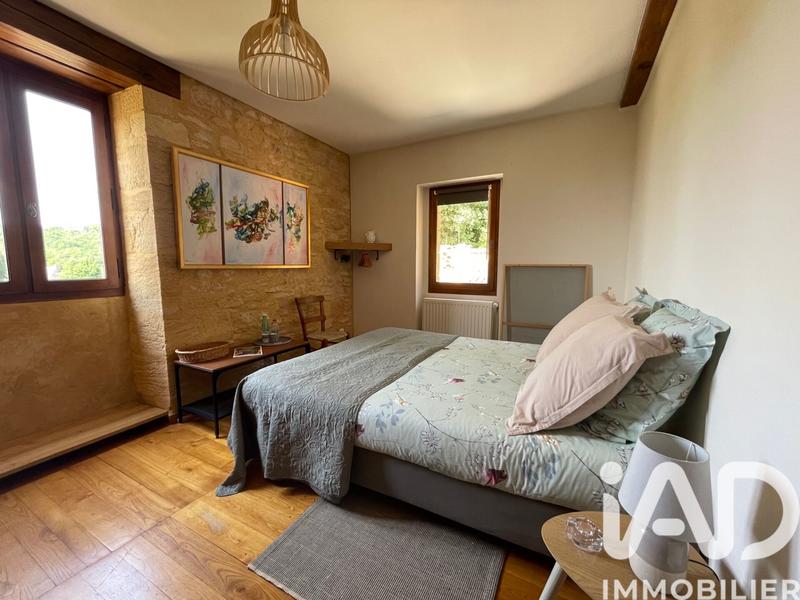 Maison - 230 m² - 6 pièces